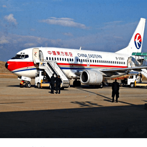 昆明航空托运航空快运业稳步发展的原因是什么？